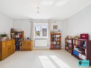 Bedroom- click for photo gallery